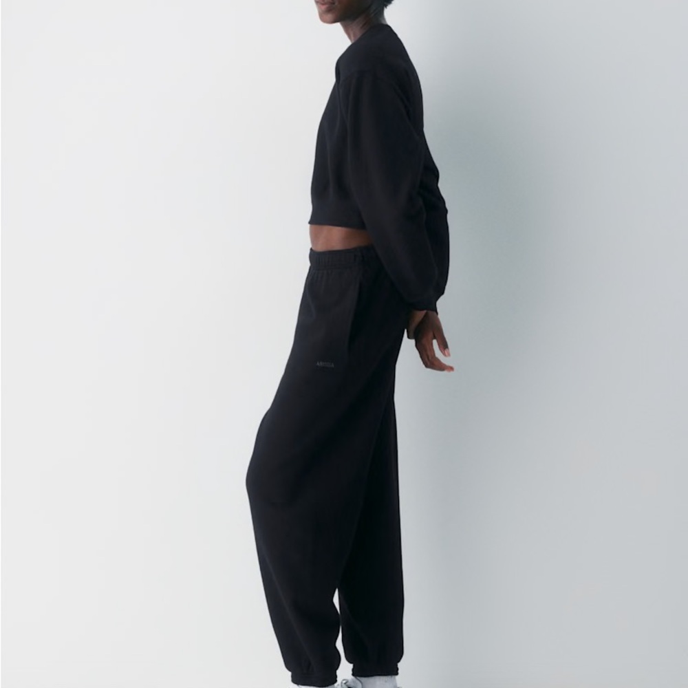 Aritzia Sweatfleece Megafit Black Jogger Sweatpants - Picture 6 of 6